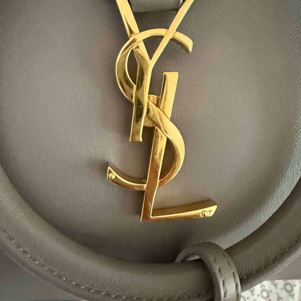 Saint Laurent baby cabas, in gray with gold hardware. - Picture 2 of 11
